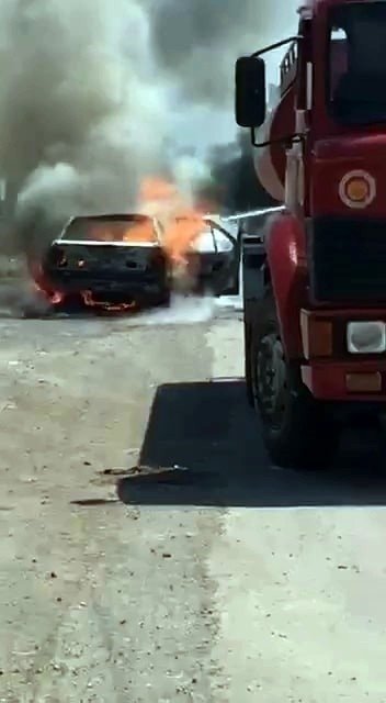 Otomobil alev topuna döndü