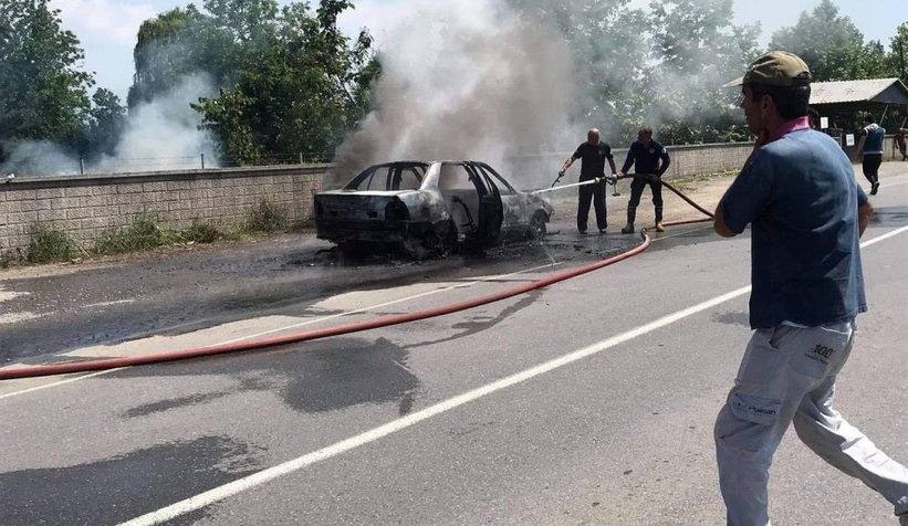 Otomobil alev topuna döndü