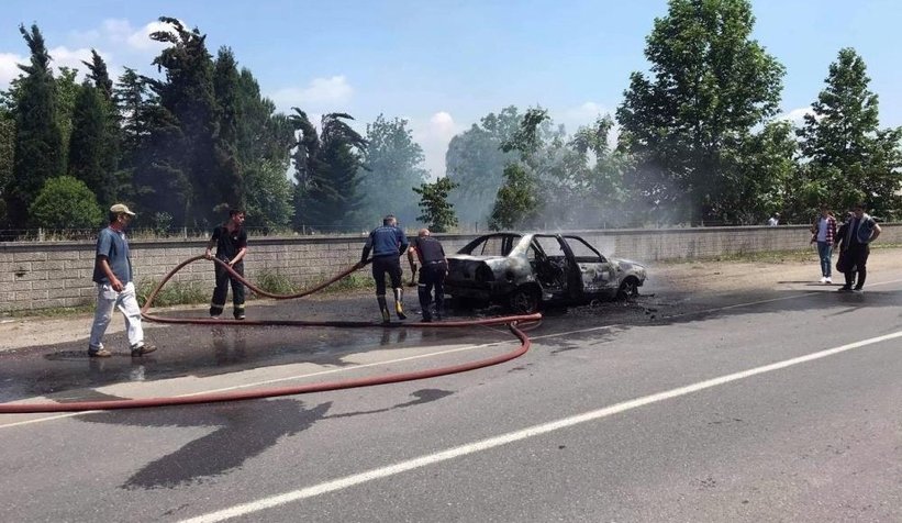 Otomobil alev topuna döndü