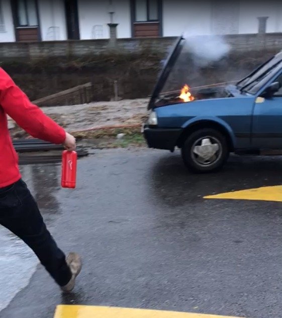 Otomobil az kalsın yanacaktı