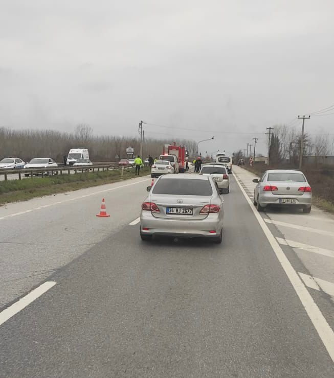 Otomobil bariyerlere çarptı: 1 yaralı