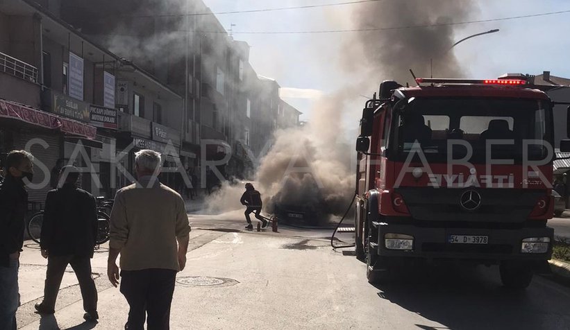 Otomobil cadde ortasında alev topuna döndü