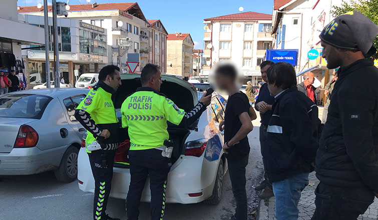 Otomobil çarptığı yaya yaralandı