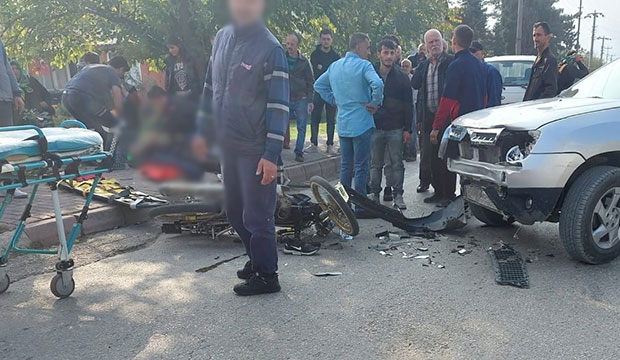 Otomobil ile çarpışan motosikletli yaralandı