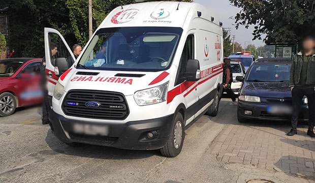 Otomobil ile çarpışan motosikletli yaralandı