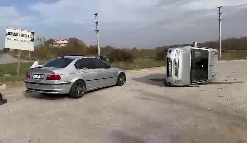 Otomobil ile hafif ticari araç çarpıştı: 1 yaralı