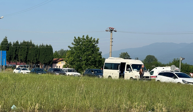 Otomobil ile hafif ticari araç çarpıştı: 4 yaralı