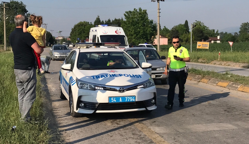 Otomobil ile hafif ticari araç çarpıştı: 4 yaralı