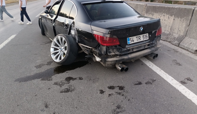 Otomobil ile halk otobüsü çarpıştı