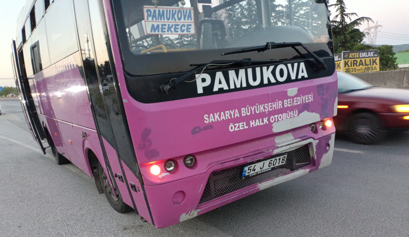 Otomobil ile halk otobüsü çarpıştı