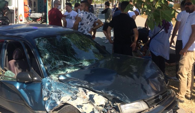 Otomobil ile kamyonet çarpıştı. 7 yaralı