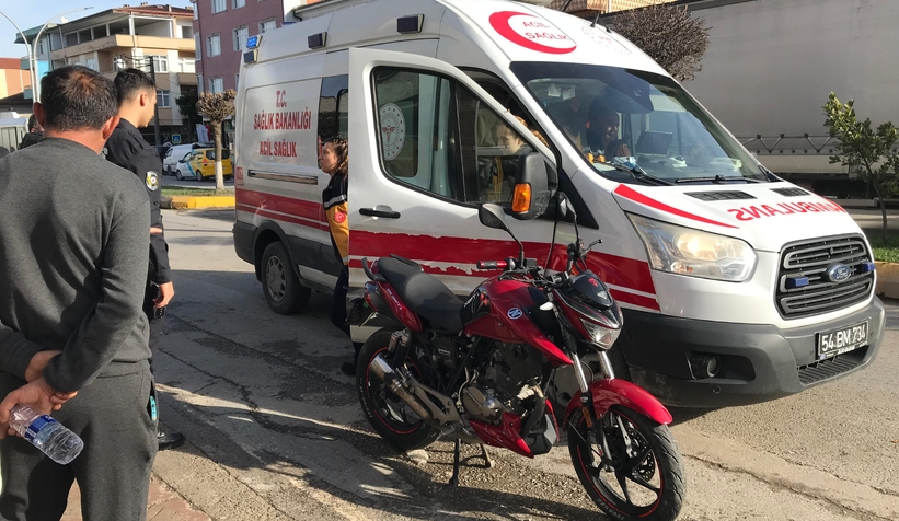 otomobil-ile-motosiklet-carpisti-1-yaralimvfxaxqvzv