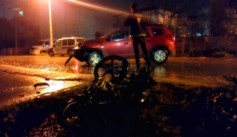 Otomobil ile motosiklet çarpıştı: 1 yaralı