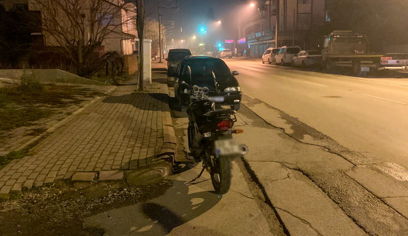 otomobil-ile-motosiklet-kafa-kafaya-boyle-carpistiqkfrohvyrz
