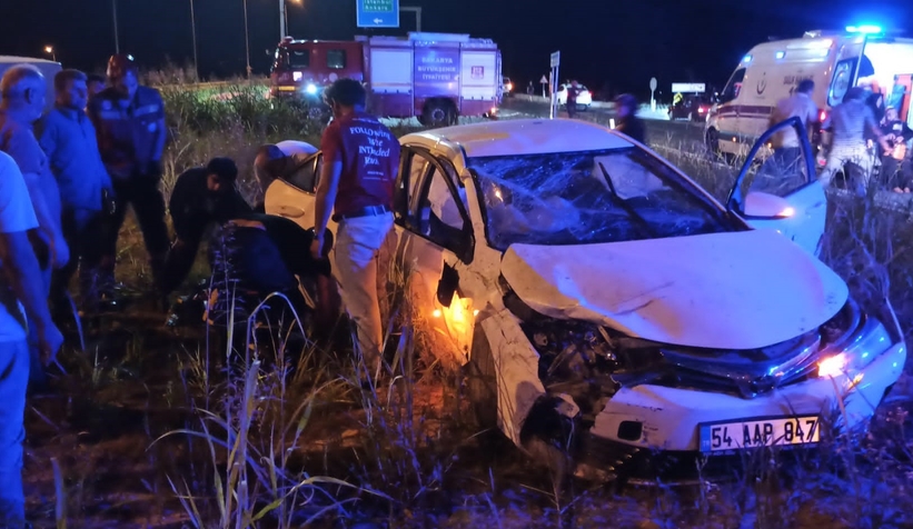 Otomobil ile panelvan çarpıştı: 6 yaralı