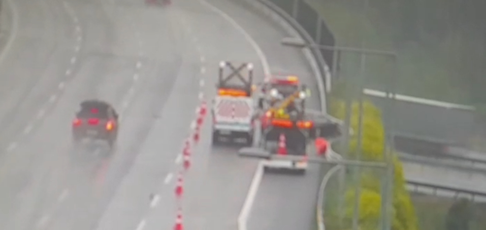 Otomobil KMO çalışanlarına böyle çarptı: 1'i ağır 3 yaralı