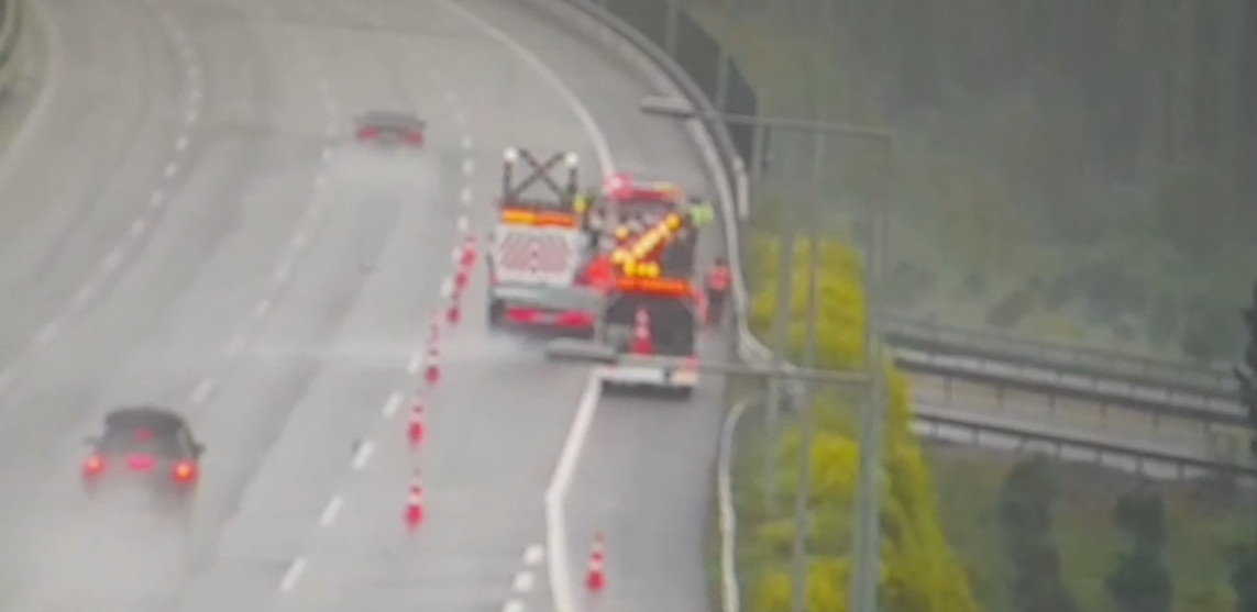 Otomobil KMO çalışanlarına böyle çarptı: 1'i ağır 3 yaralı