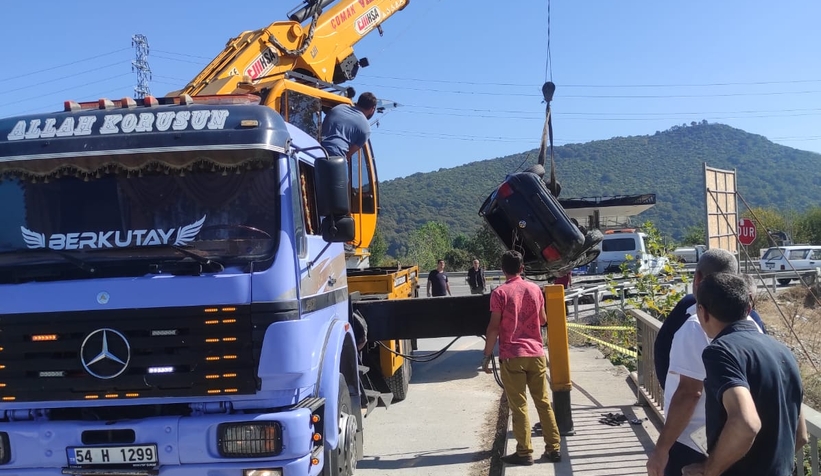 Otomobil Köprüden uçtu 