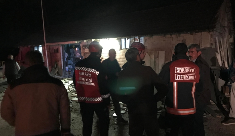 Otomobil mermer atölyesine girdi