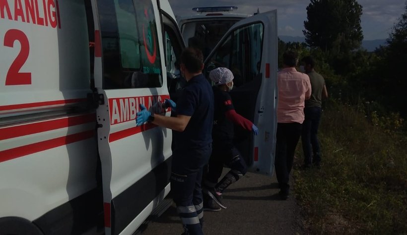 Otomobil şarampole takla attı: 4 yaralı