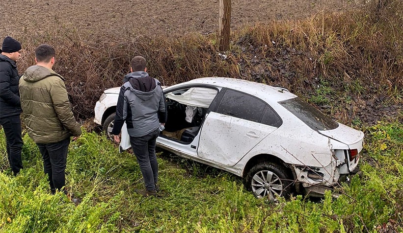 Otomobil şarampole uçtu