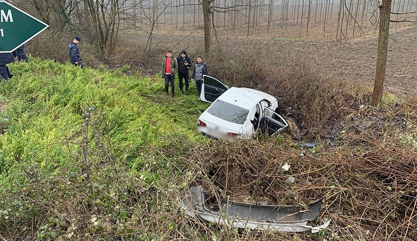 Otomobil şarampole uçtu