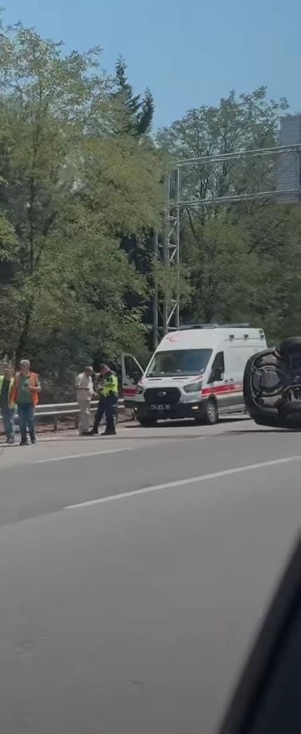 Otomobil takla attı