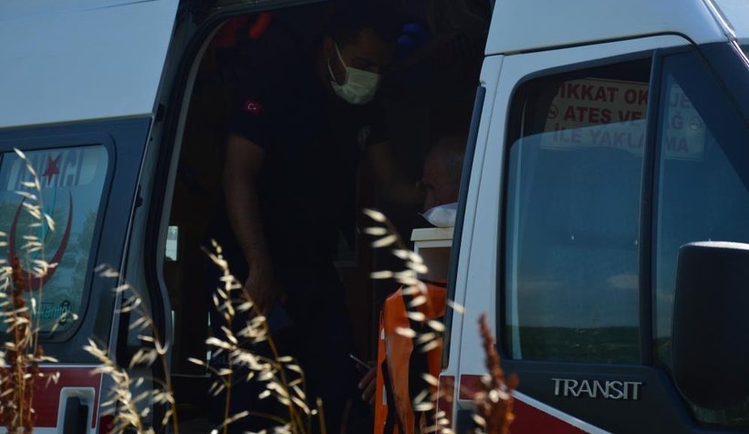 Otomobil tarlaya uçtu