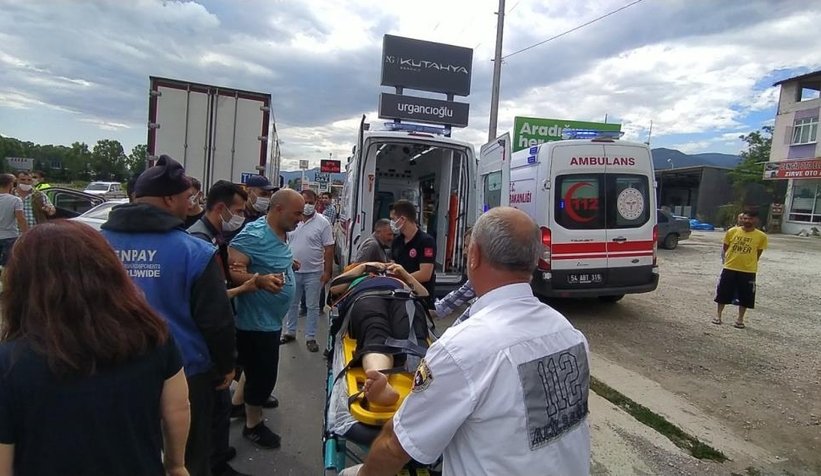 Otomobil tıra ok gibi saplandı: 3’ü çocuk 5 yaralı