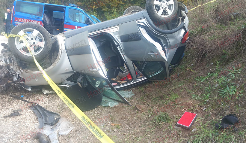 otomobil-ucuruma-yuvarlandi-olu-ve-yaralilar-varc1vlwulfu2