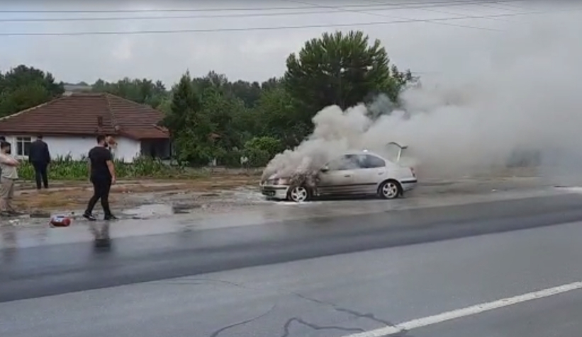 Otomobil yandı
