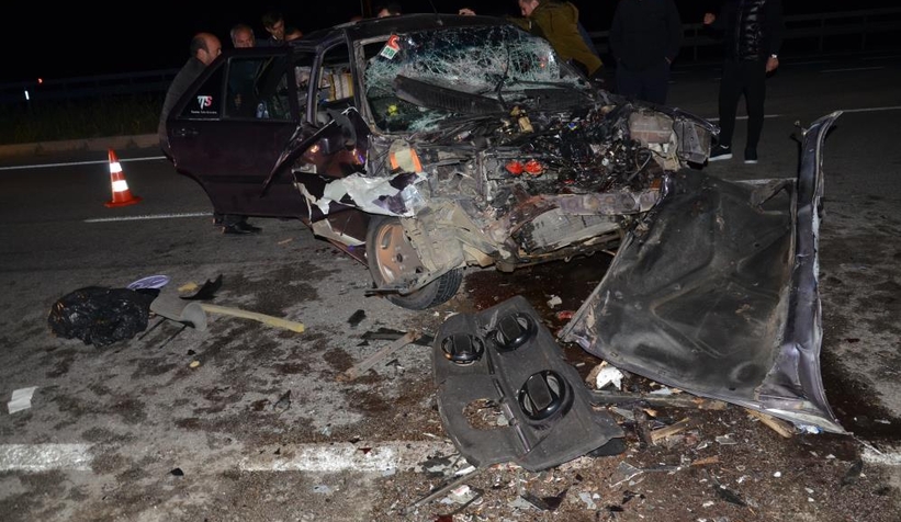 Otomobil yolcu otobüsü ile çarpıştı: 6 yaralı