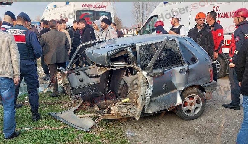 otomobilin-ikiye-bolundugu-kaza-kameradastd4ruxiyu