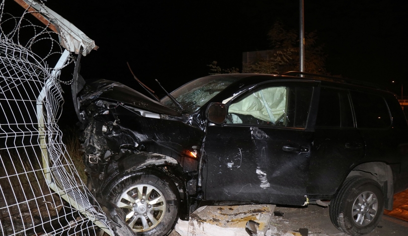  Otomobilin kağıt gibi ezildiği kazada 1 kişi yaralandı