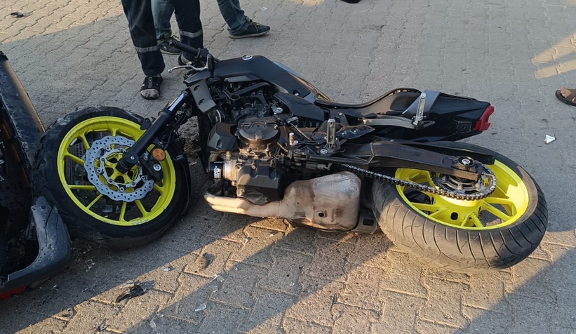otomobille-carpisan-motosikletli-yaralandimvfpukjfog