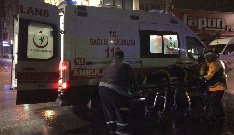 Otomobille çarpışan motosikletli yaralandı