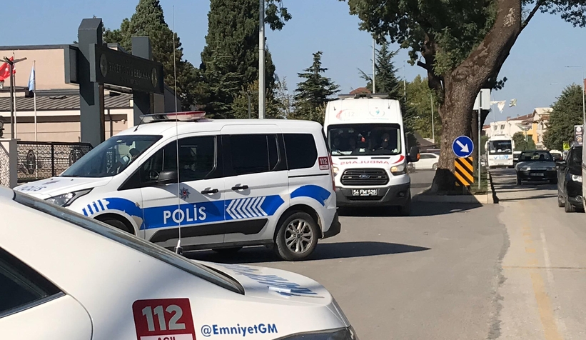 otomobille-carpisan-motosikletteki-2-kisi-yaralandicwq5q0y3ms
