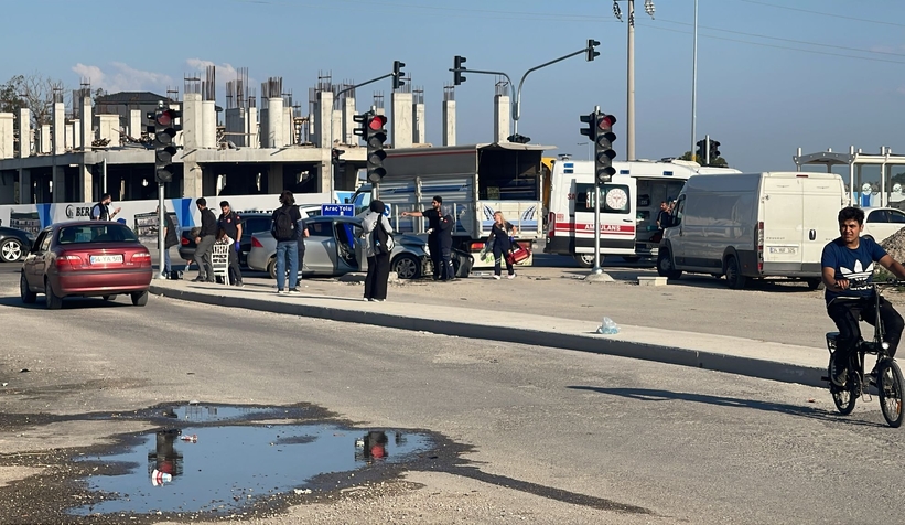 Otomobiller çarpıştı: 1 yaralı