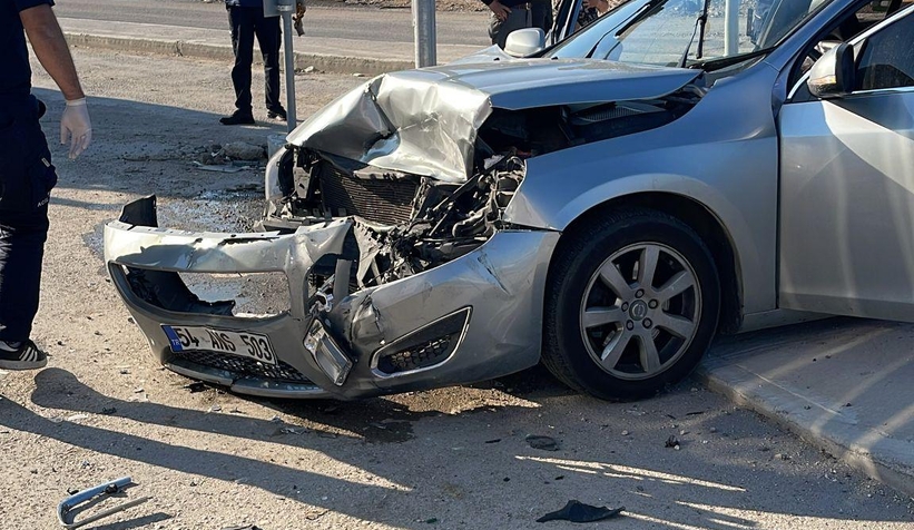 Otomobiller çarpıştı: 1 yaralı