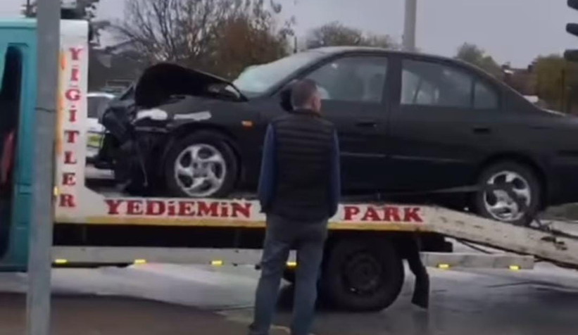 Otomobiller çarpıştı: 2 yaralı