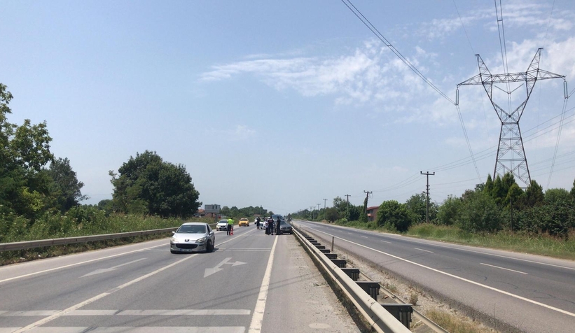 Otomobiller çarpıştı