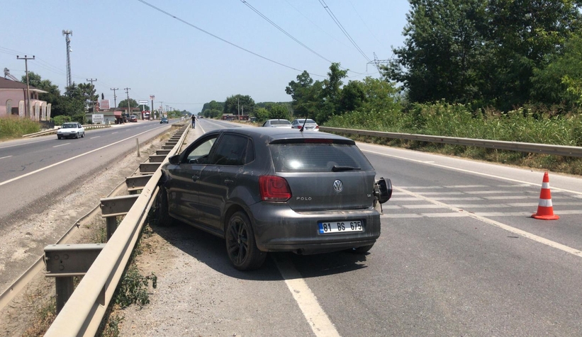 Otomobiller çarpıştı