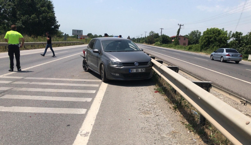 Otomobiller çarpıştı