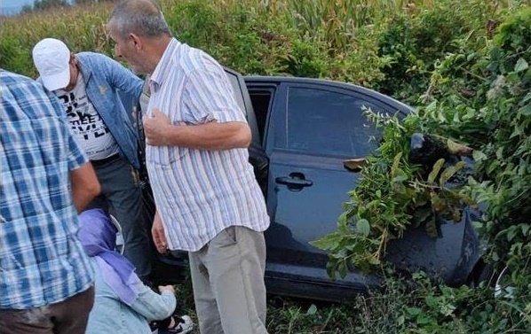 otomobiller-kafa-kafaya-carpistirg41witqrv
