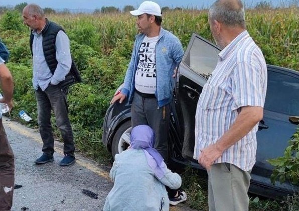 otomobiller-kafa-kafaya-carpistirg41witqrv
