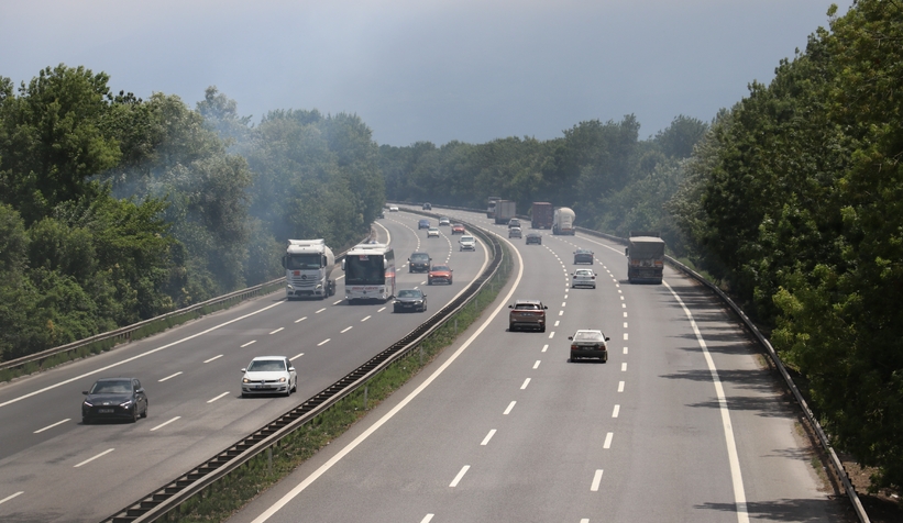 otoyol-sakarya-gecisinde-trafik-akiciyug3sfjywh