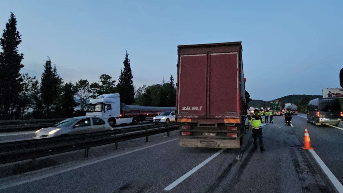 Otoyol savaş alanına döndü