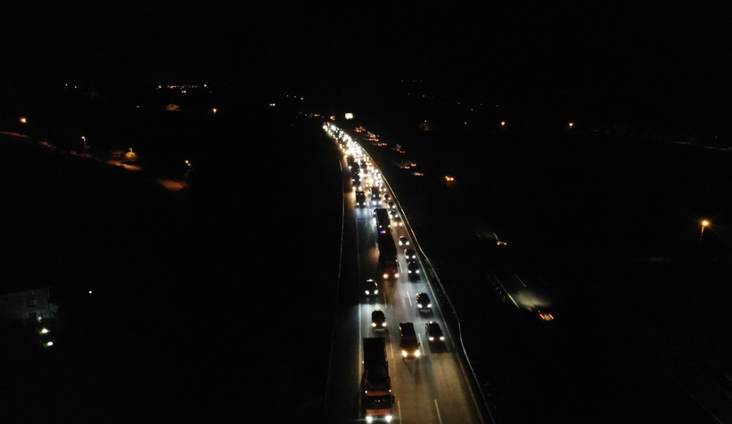 Otoyolda 11 araç birbirine girdi: 7 yaralı