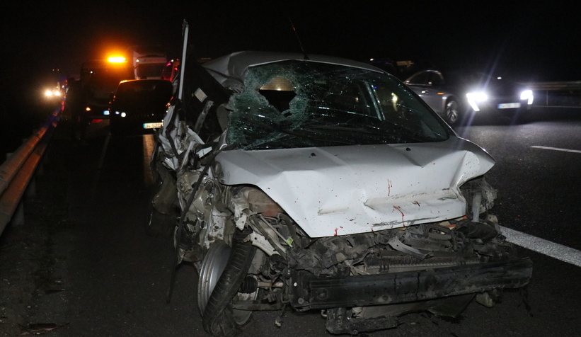 Otoyolda 11 araç birbirine girdi: 7 yaralı