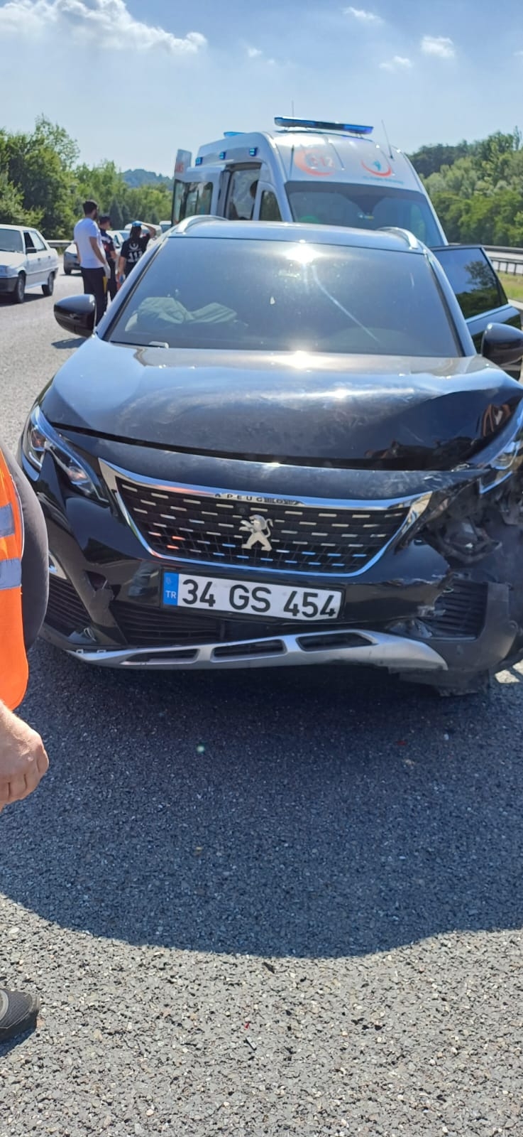 Otoyolda 5 araçlı  zincirleme kaza